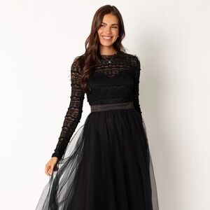 PILLA LONG SLEEVE MIDI DRESS - BLACK